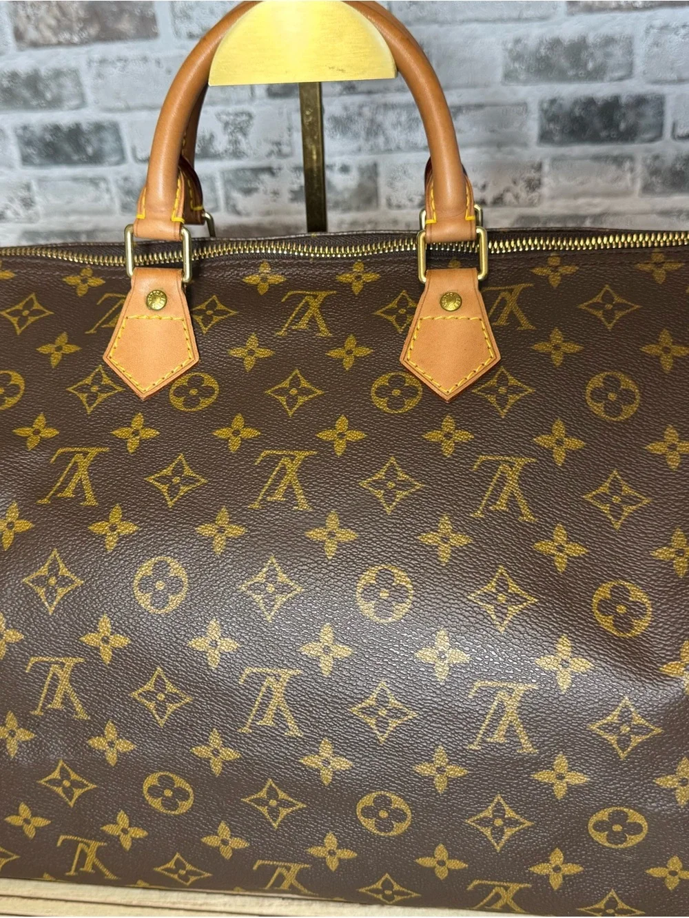 Louis Vuitton Monogram speedy 40